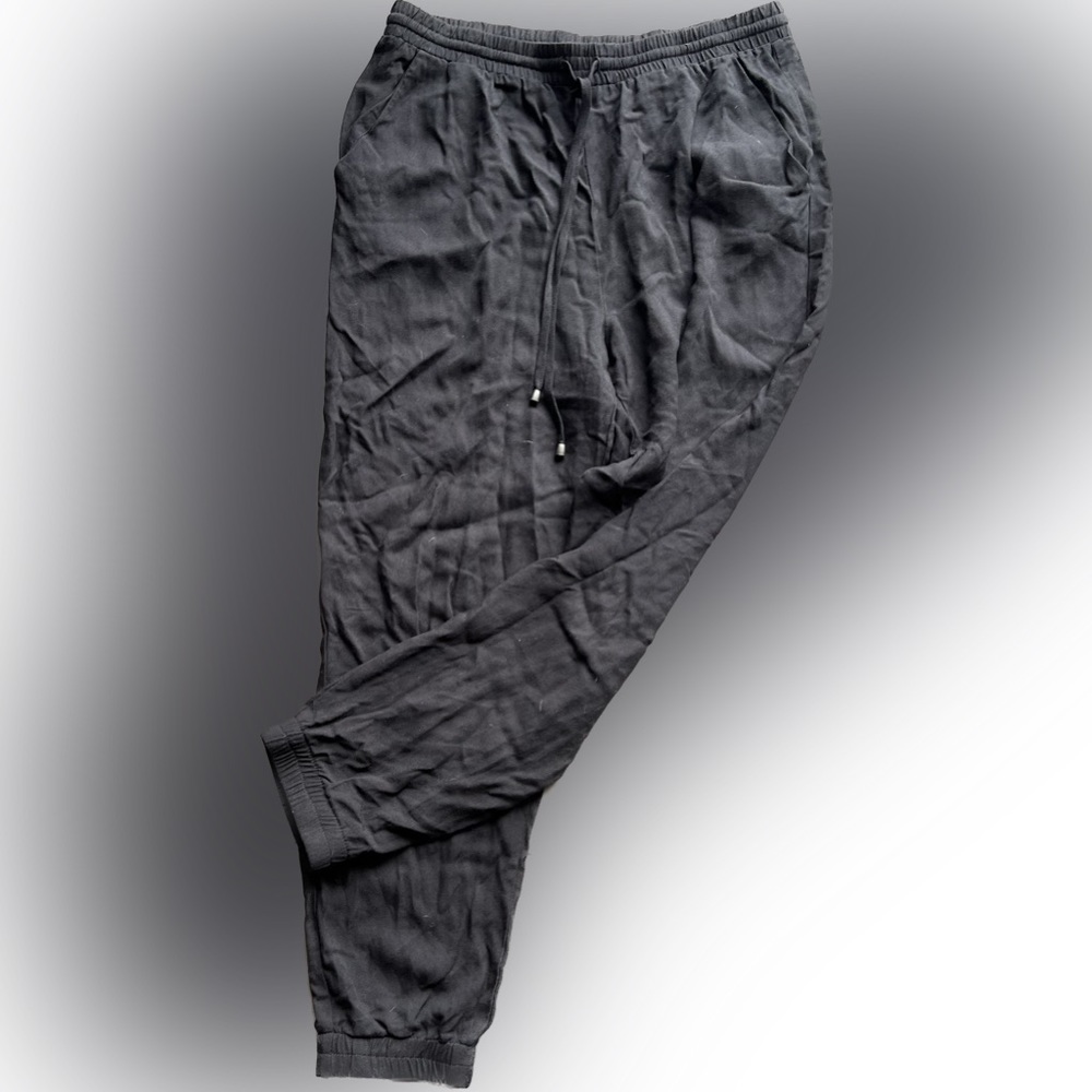 *LOW SHIPPING* Forever 21 black drawstring joggers